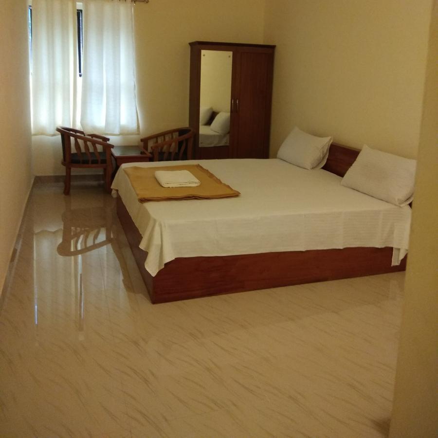 Manjira Lodge Гуруваюр Экстерьер фото